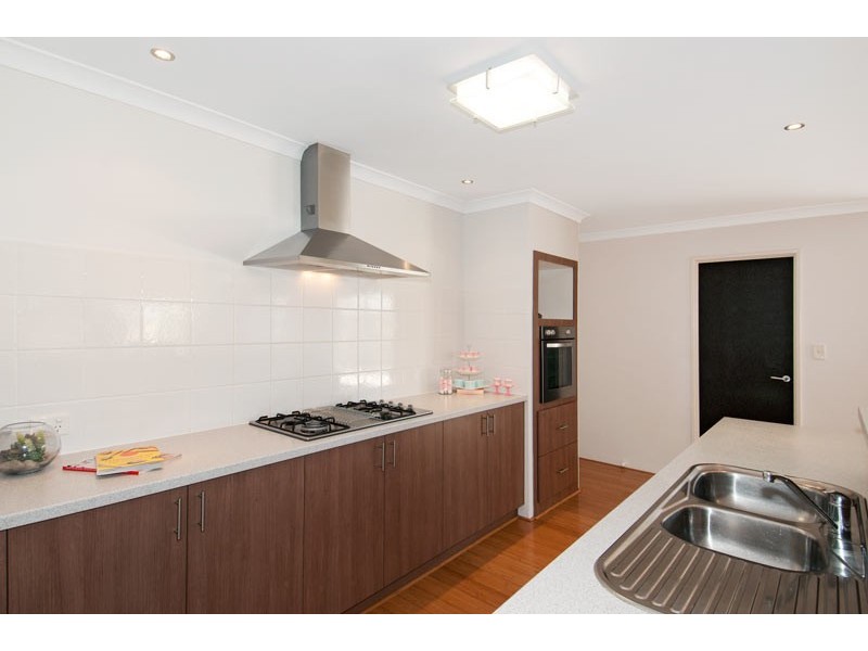 299 Peelwood Parade, Halls Head WA 6210