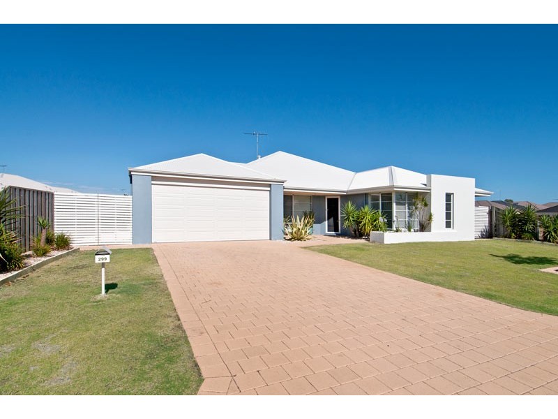 299 Peelwood Parade, Halls Head WA 6210