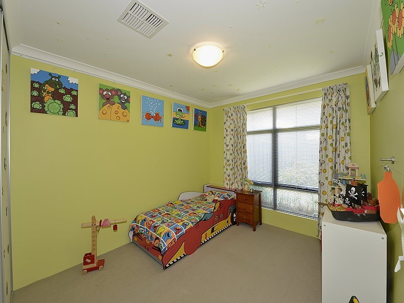 19 Tectona Way, Halls Head WA 6210