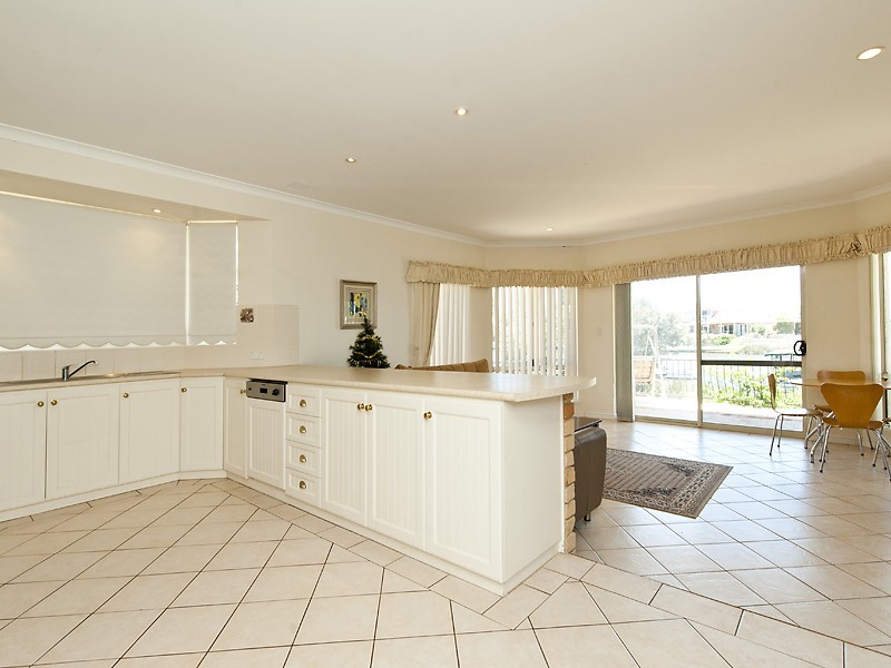 11 Delta Drive, South Yunderup WA 6208