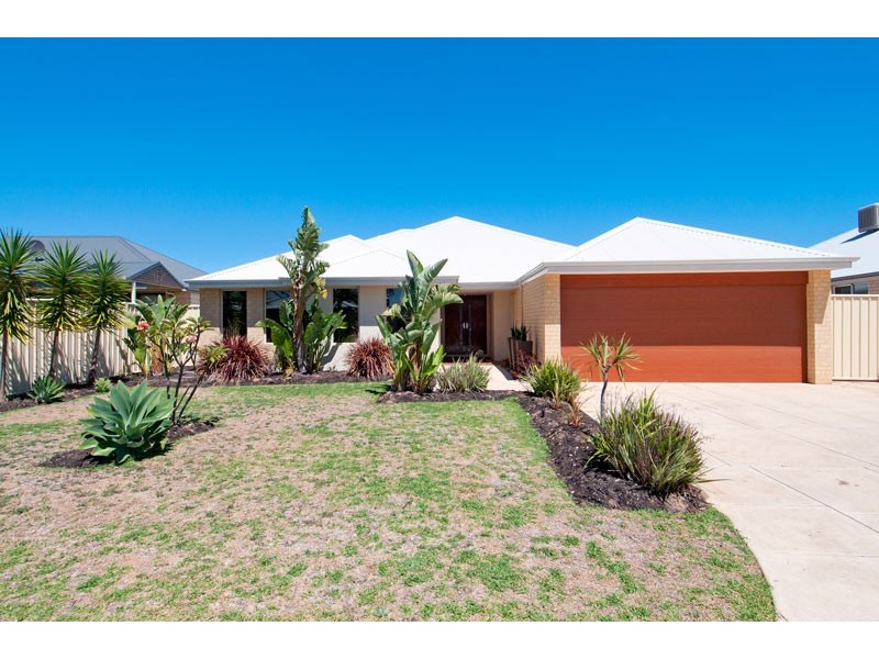 3 Teague Way, Lakelands WA 6180