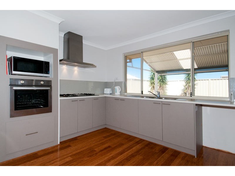 3 Teague Way, Lakelands WA 6180