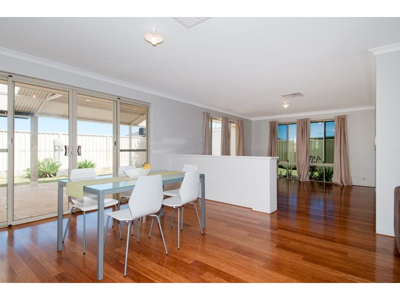 3 Teague Way, Lakelands WA 6180