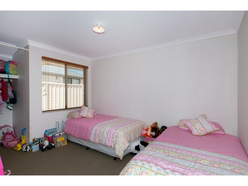 3 Teague Way, Lakelands WA 6180