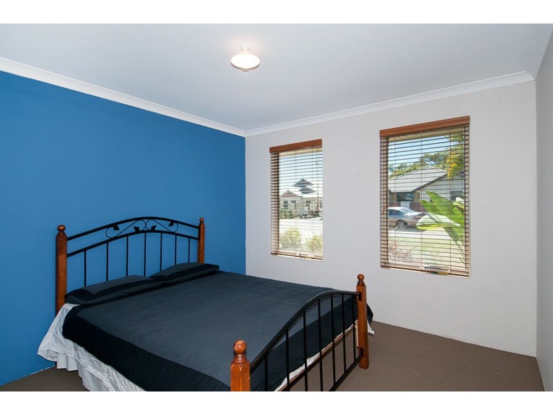 3 Teague Way, Lakelands WA 6180