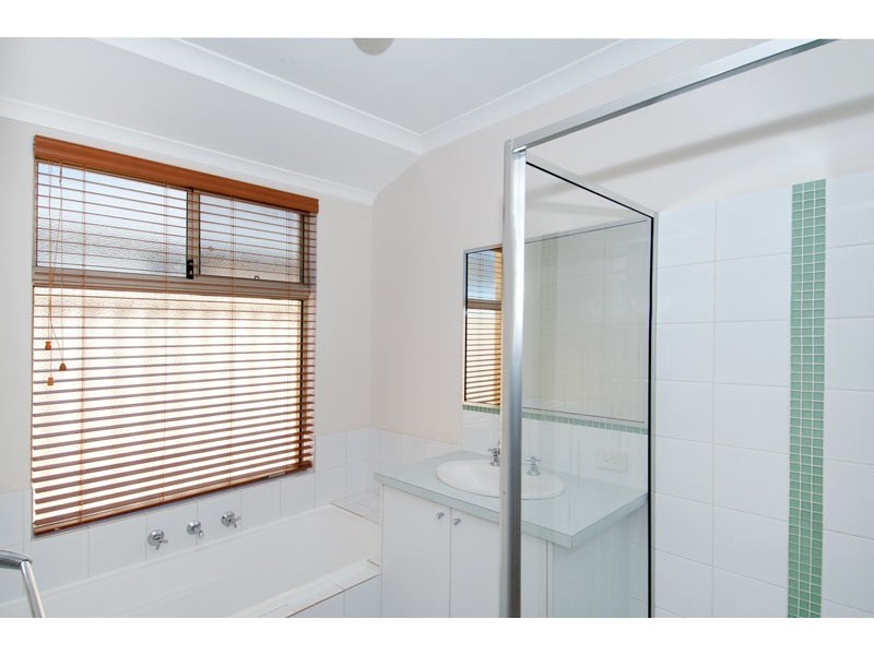 3 Teague Way, Lakelands WA 6180