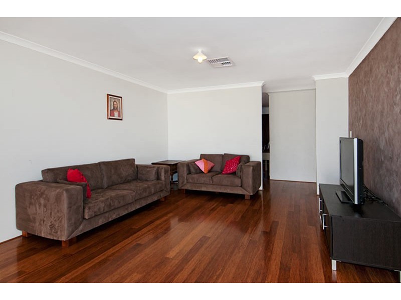 3 Teague Way, Lakelands WA 6180