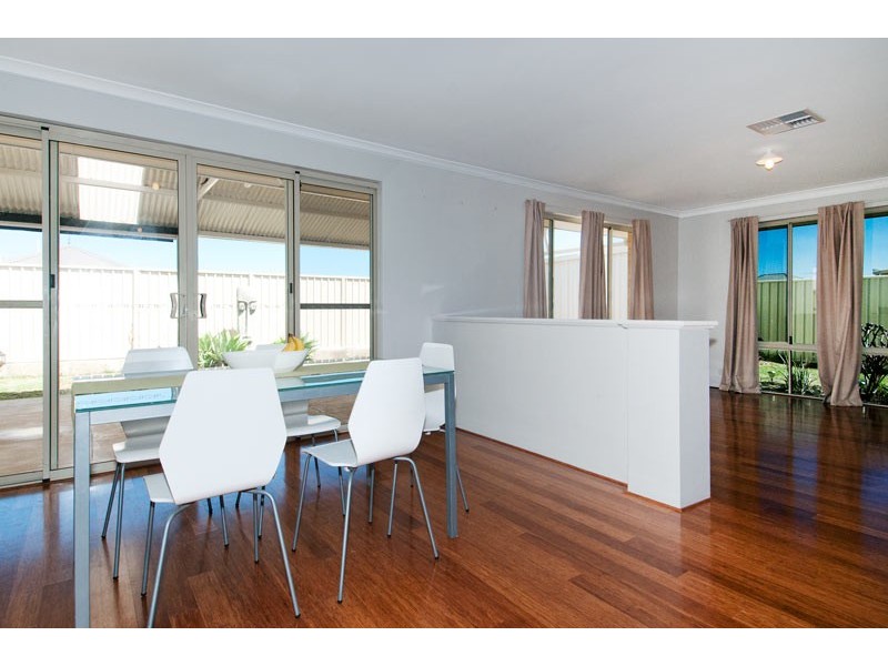 3 Teague Way, Lakelands WA 6180