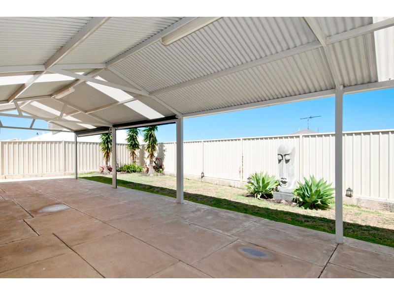 3 Teague Way, Lakelands WA 6180