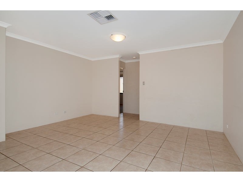 5 Loretta Parkway, Lakelands WA 6180