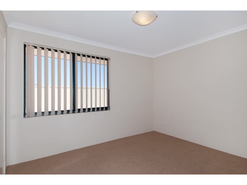 5 Loretta Parkway, Lakelands WA 6180