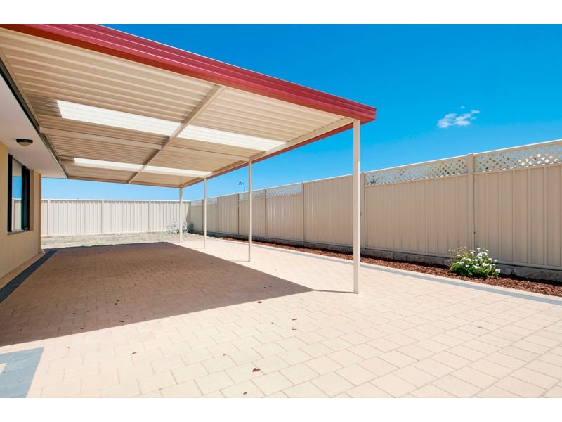 5 Loretta Parkway, Lakelands WA 6180