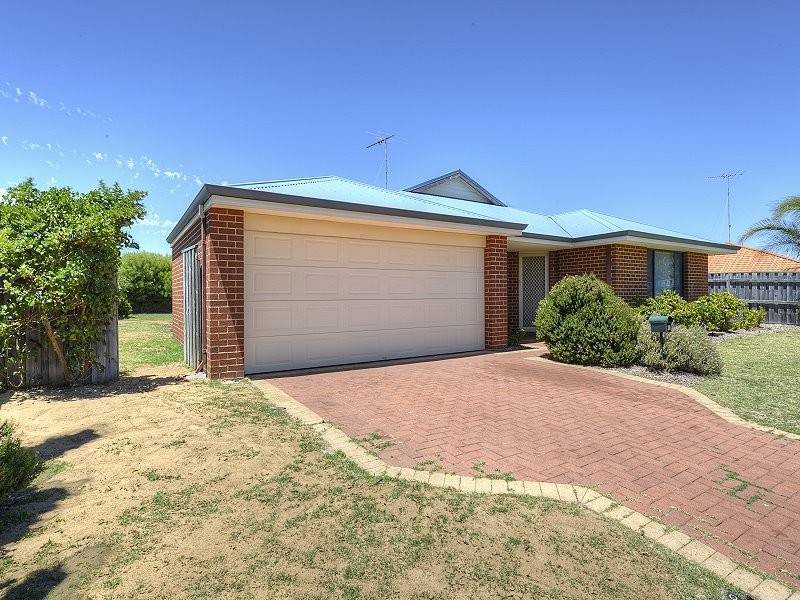 11 Aldenham Heights, Halls Head WA 6210