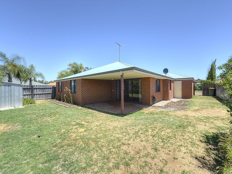 11 Aldenham Heights, Halls Head WA 6210