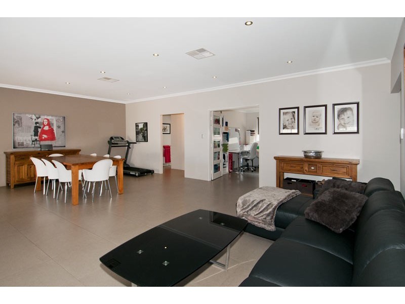 141 Pebble Beach Boulevard, Meadow Springs WA 6210