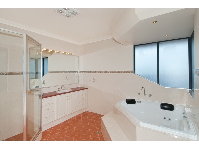 11 Sandy Cove, Halls Head WA 6210