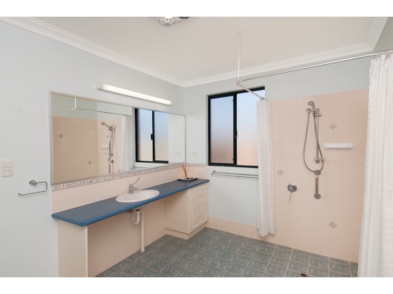 11 Sandy Cove, Halls Head WA 6210