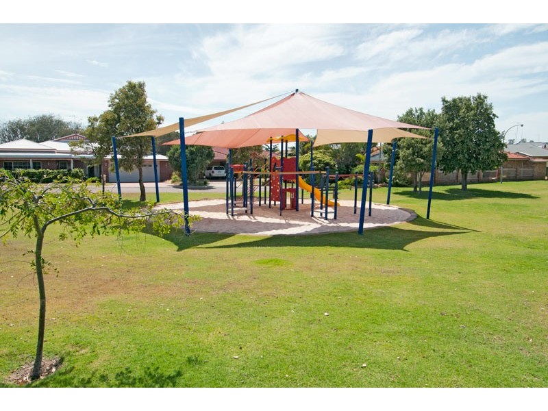 11 Sandy Cove, Halls Head WA 6210