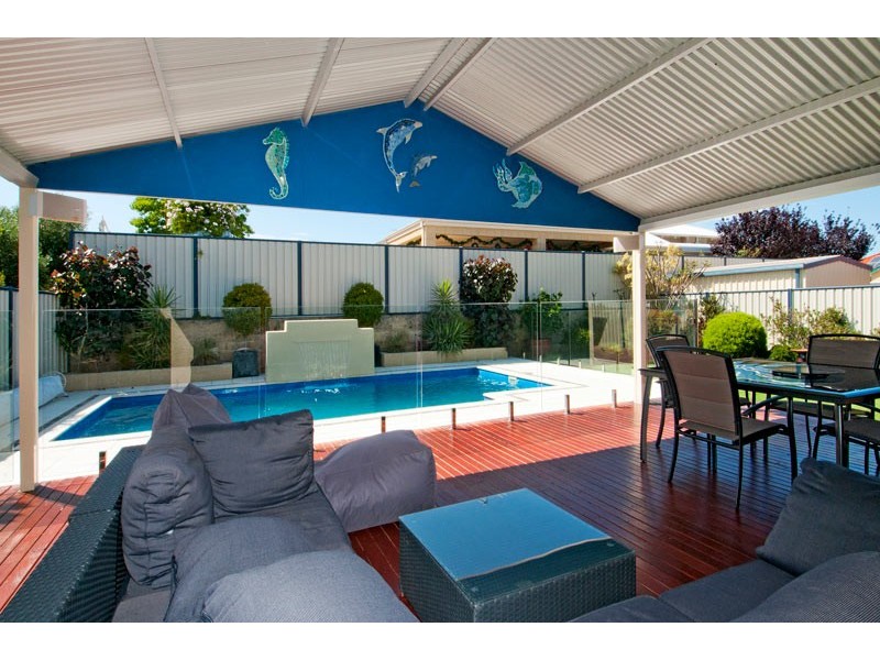 24 Portrush Parade, Meadow Springs WA 6210