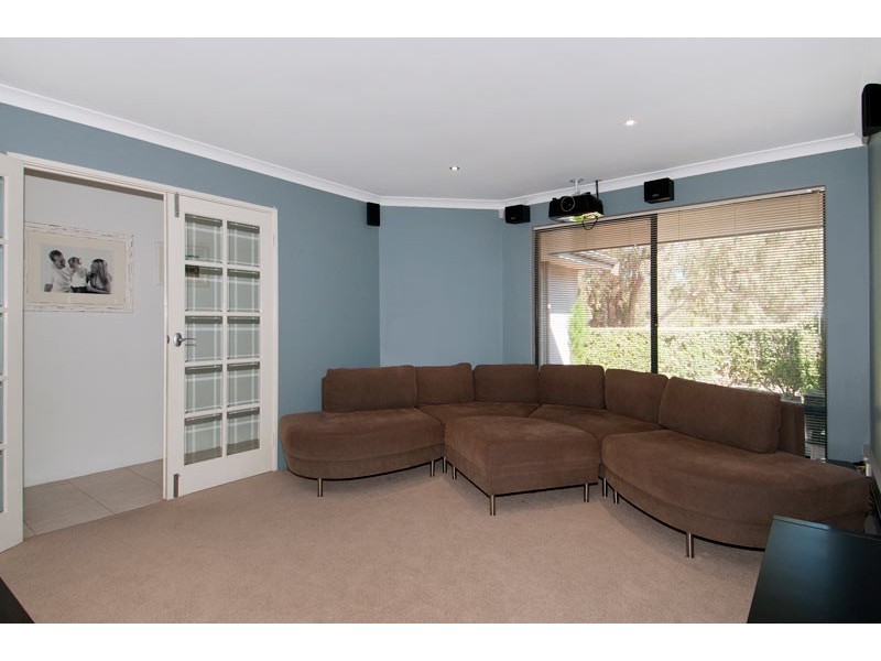 24 Portrush Parade, Meadow Springs WA 6210