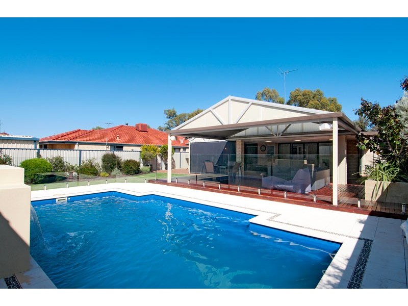 24 Portrush Parade, Meadow Springs WA 6210