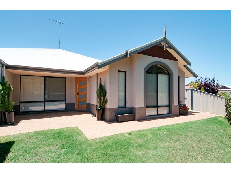 24 Portrush Parade, Meadow Springs WA 6210