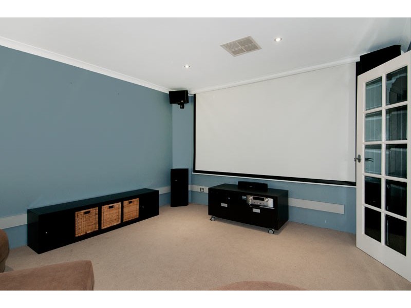 24 Portrush Parade, Meadow Springs WA 6210