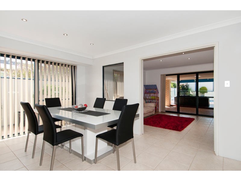 24 Portrush Parade, Meadow Springs WA 6210