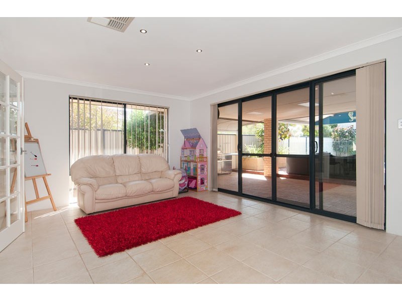 24 Portrush Parade, Meadow Springs WA 6210