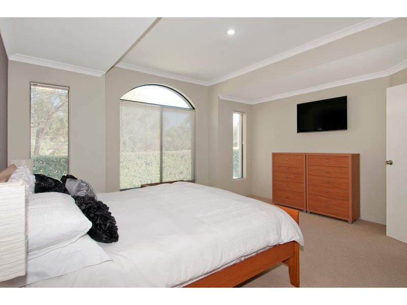 24 Portrush Parade, Meadow Springs WA 6210