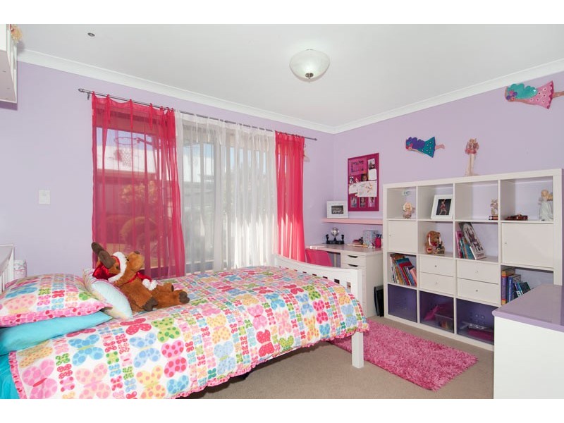 24 Portrush Parade, Meadow Springs WA 6210