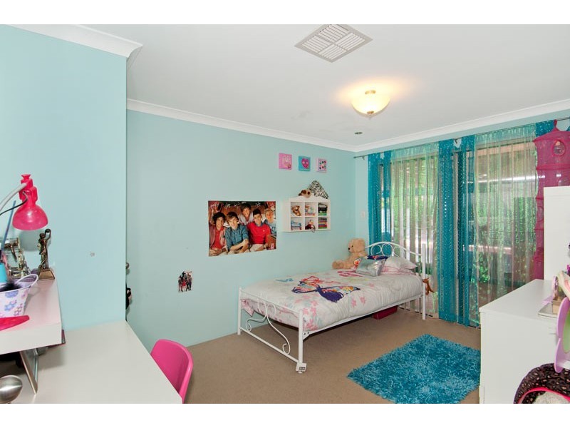 24 Portrush Parade, Meadow Springs WA 6210