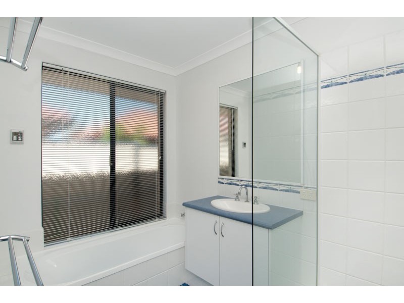 24 Portrush Parade, Meadow Springs WA 6210