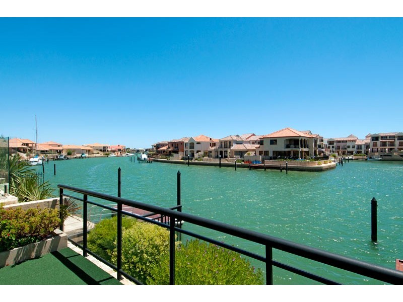 54 Batavia Avenue, Wannanup WA 6210