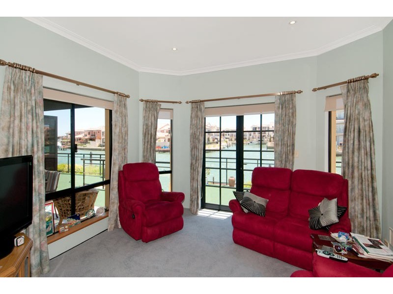 54 Batavia Avenue, Wannanup WA 6210