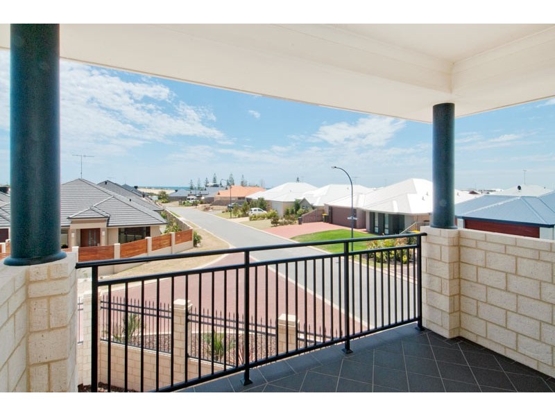 20 Tectona Way, Halls Head WA 6210