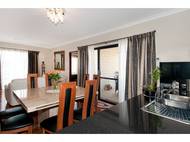 20 Tectona Way, Halls Head WA 6210