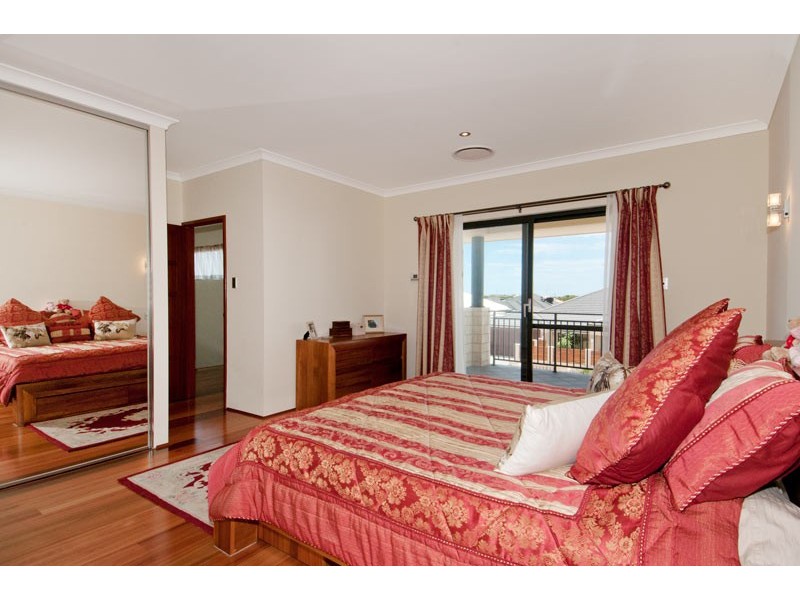 20 Tectona Way, Halls Head WA 6210