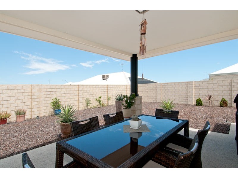 20 Tectona Way, Halls Head WA 6210