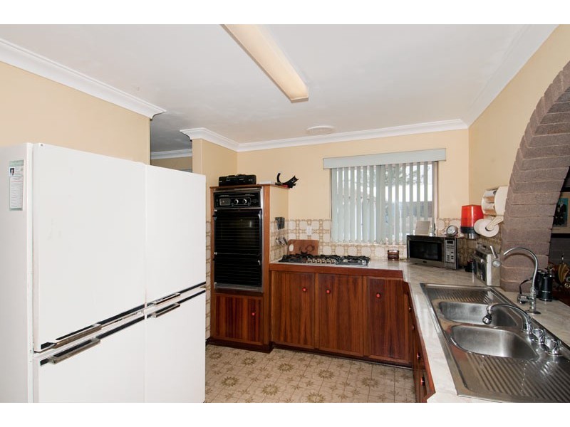 7 Allambi Way, South Yunderup WA 6208