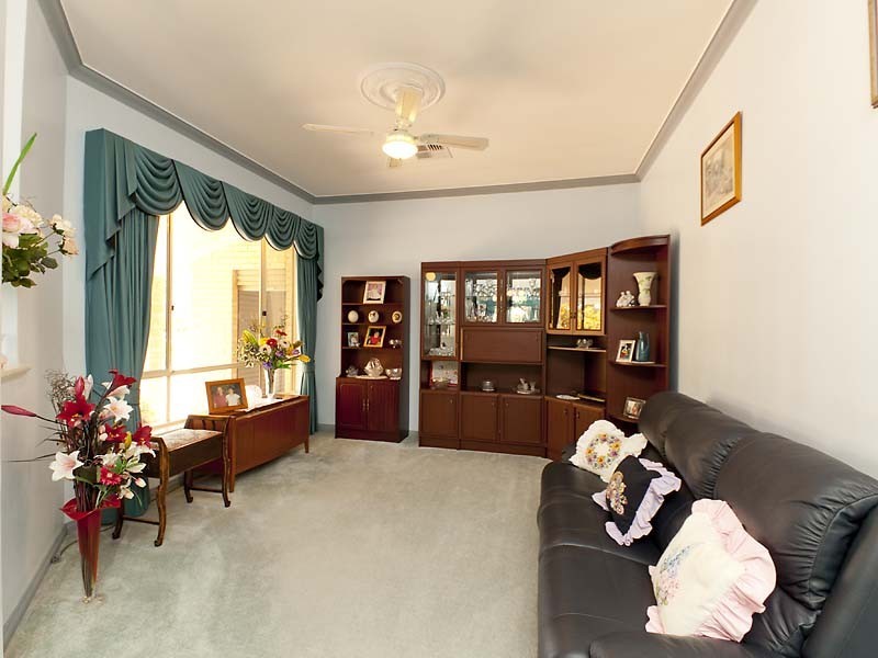 18 Allamanda Way, Halls Head WA 6210