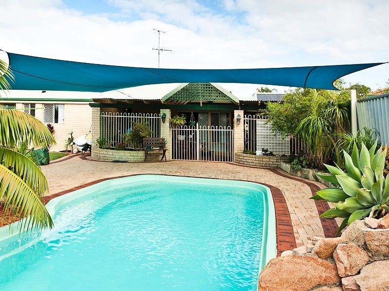 18 Allamanda Way, Halls Head WA 6210