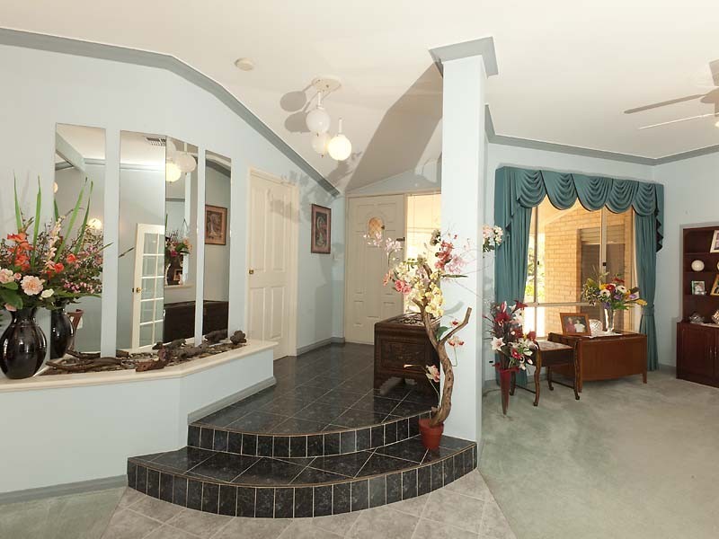 18 Allamanda Way, Halls Head WA 6210