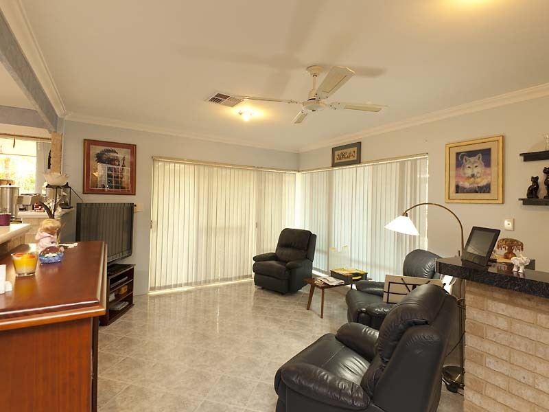 18 Allamanda Way, Halls Head WA 6210