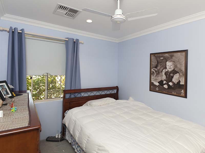 18 Allamanda Way, Halls Head WA 6210