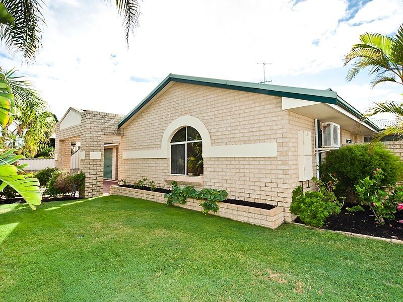 18 Allamanda Way, Halls Head WA 6210