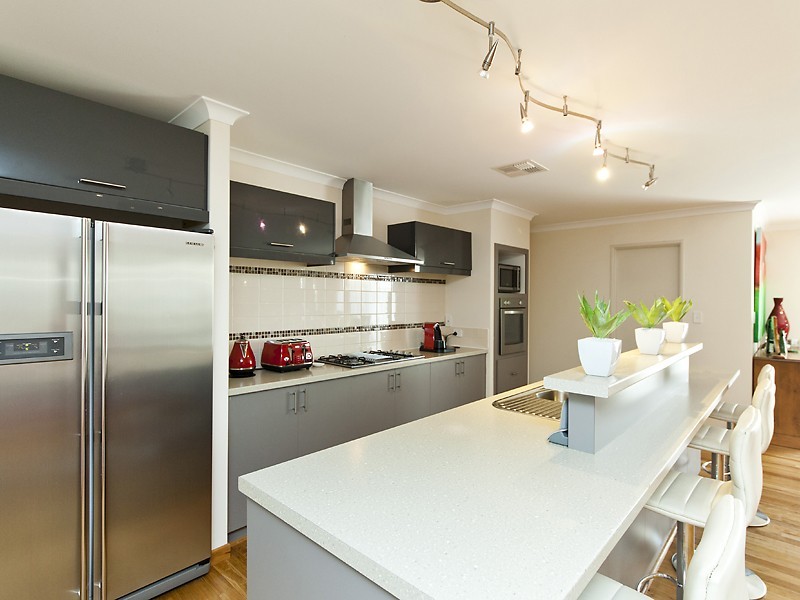 16 Benooka Grange, Lakelands WA 6180