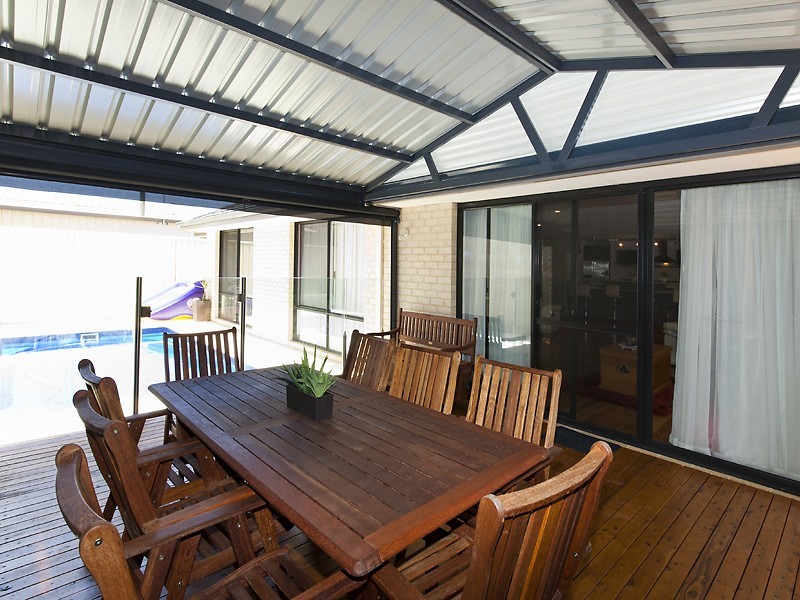 16 Benooka Grange, Lakelands WA 6180