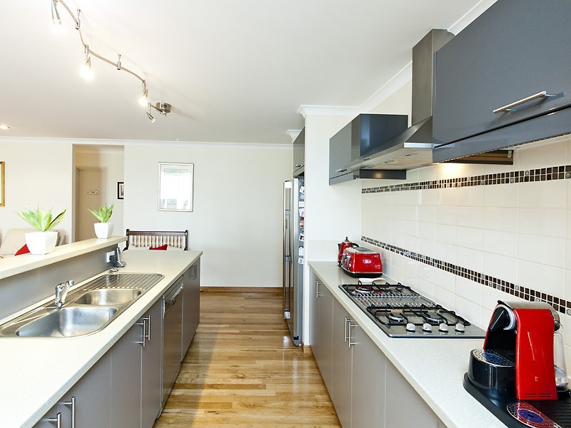 16 Benooka Grange, Lakelands WA 6180