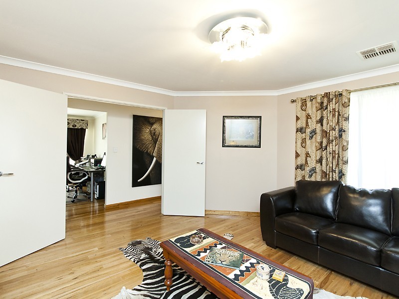 16 Benooka Grange, Lakelands WA 6180